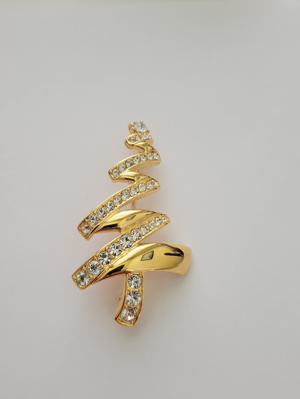 Vtg Monet Christmas Tree Brooch Pin Gold Tone Clear Pave Rhinestone Book Piece